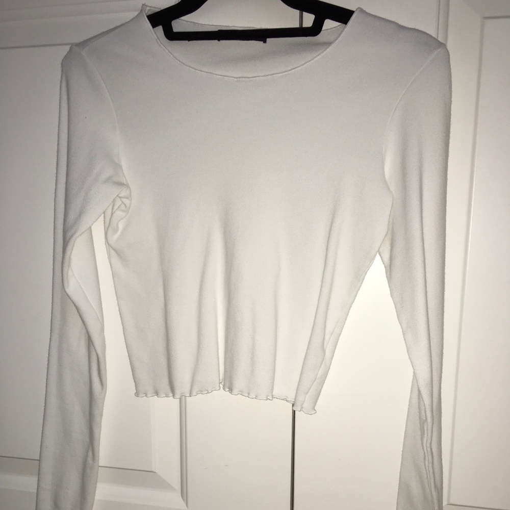 Brandy Melville lettuce hem long sleeve